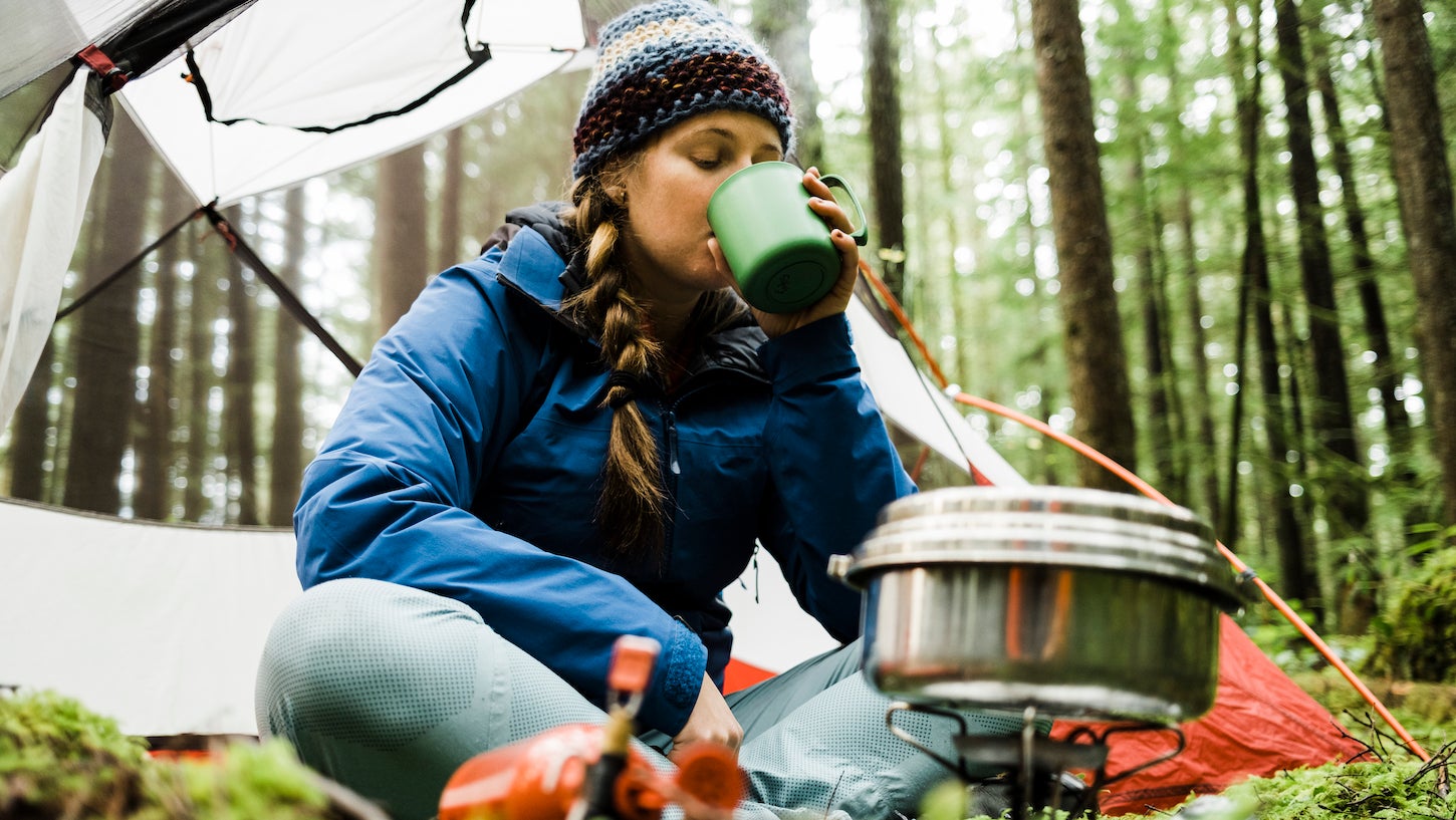 Essential Backpacking Kitchen Setup for Solo Female Hikers: Safety-First Cooking Gear Guide 2026