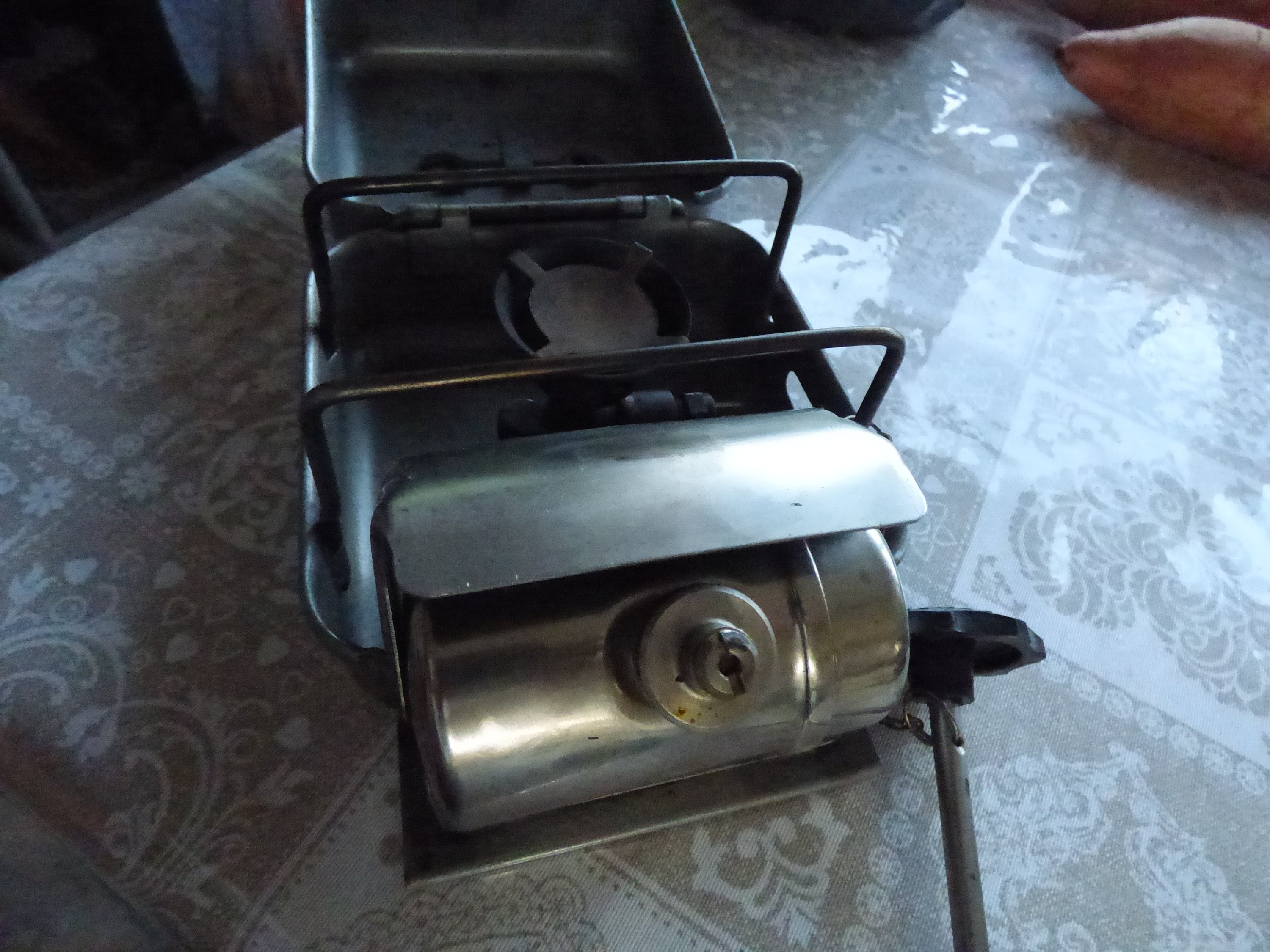 Unleaded petrol camping stove
