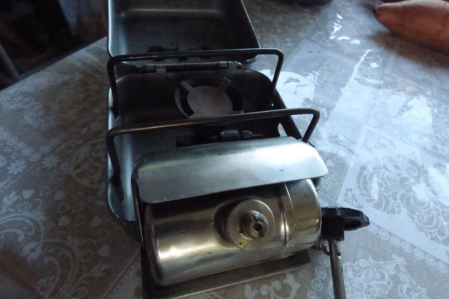 Unleaded petrol camping stove